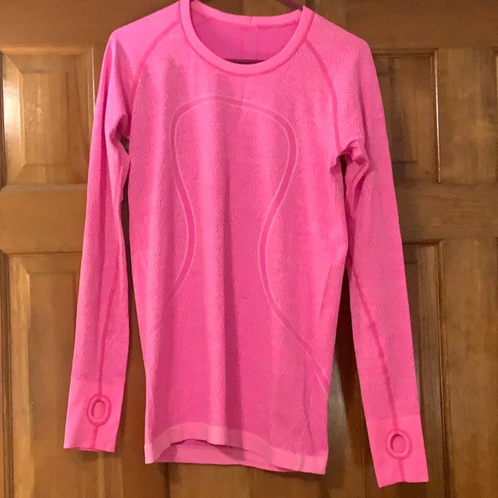 Like new lululemon Swiftly 1.0 sz 10 long sleeve